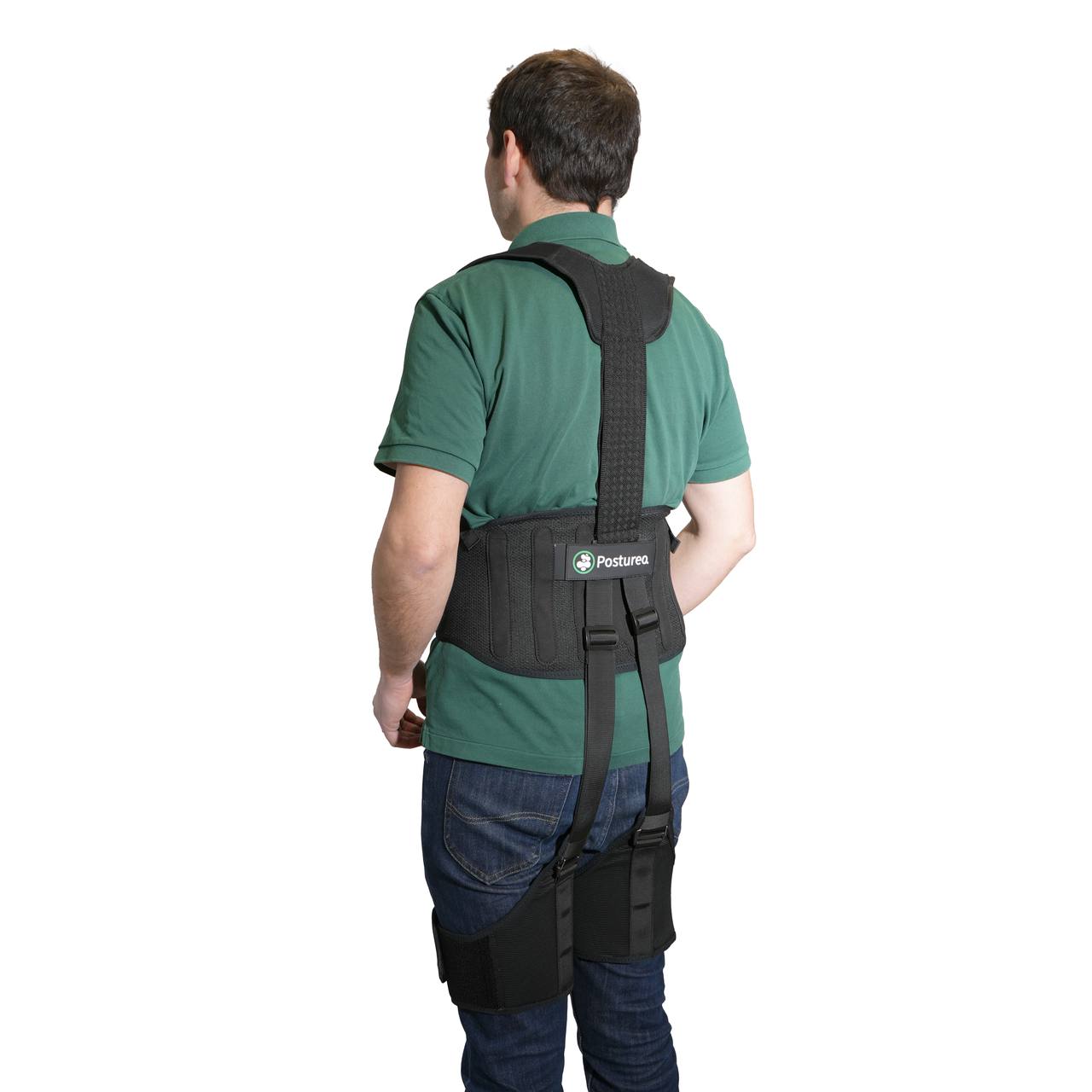 Salarié portant un exosquelette dorsal dans un atelier